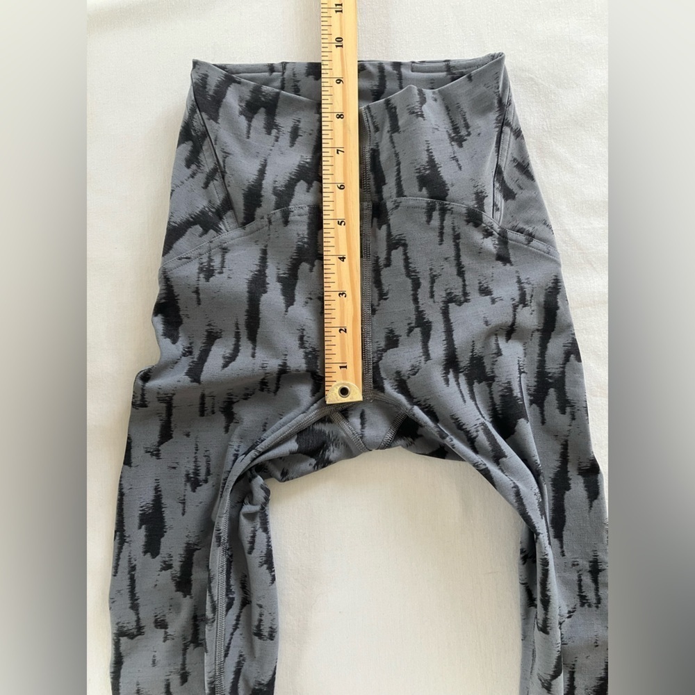 Lululemon InStill High-Rise Tight 25" Size 0 3D Camo Jacquard Asphalt Gray Black - Picture 15 of 16